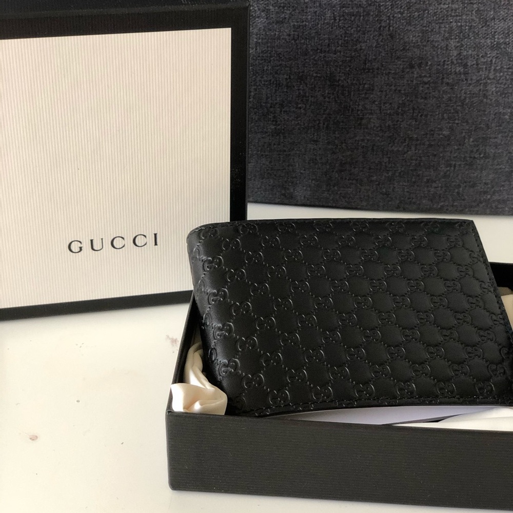 GUCCI men’s wallet 💯 authentic